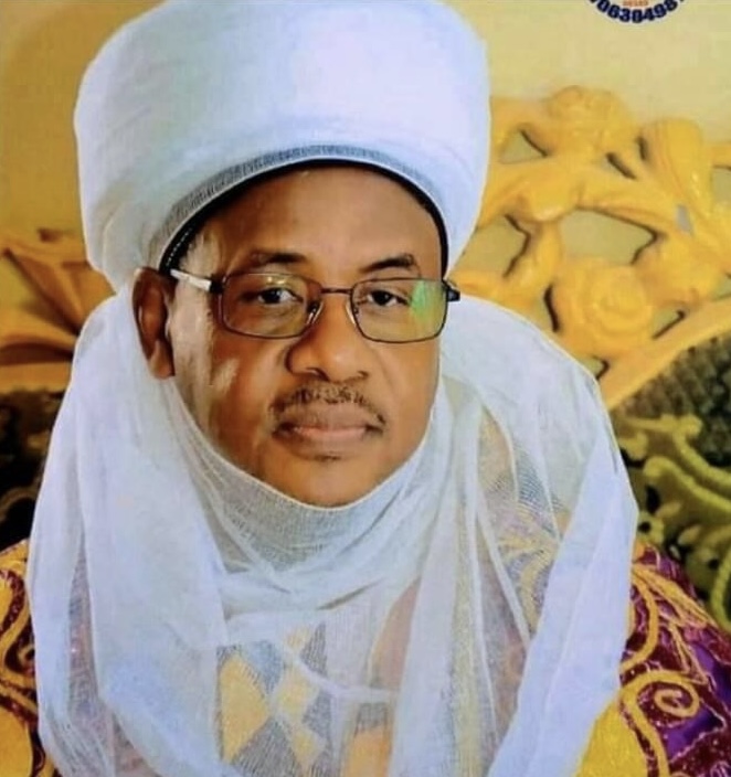 Read more about the article BREAKING: Kidnappers abduct Emir of Bungudu along Abuja-Kaduna highway