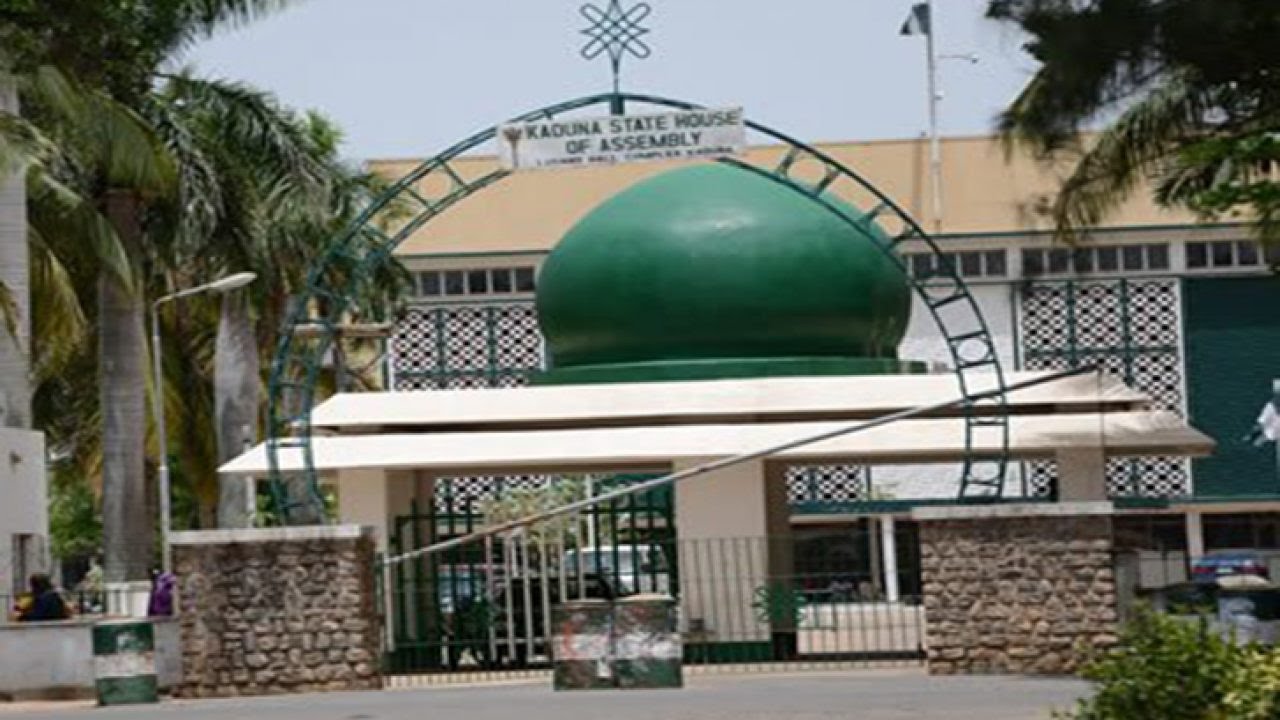 Read more about the article BREAKING : Kaduna Assembly impeaches Majority Leader