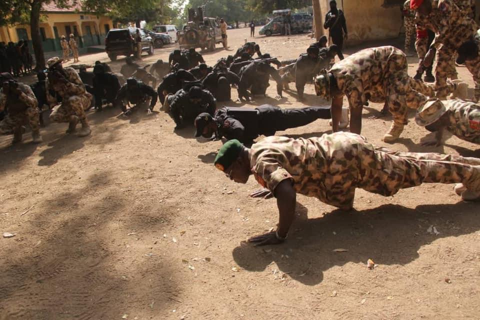 You are currently viewing COAS TOURS NORTH EAST THEATRE OF OPERATIONS … Visits troops in Biu, Buratai