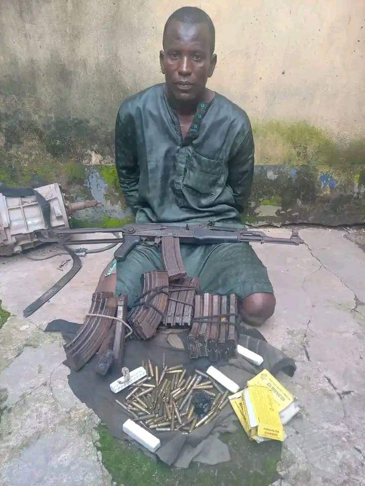 Read more about the article Police arrest 3 suspected bandits, arms dealer