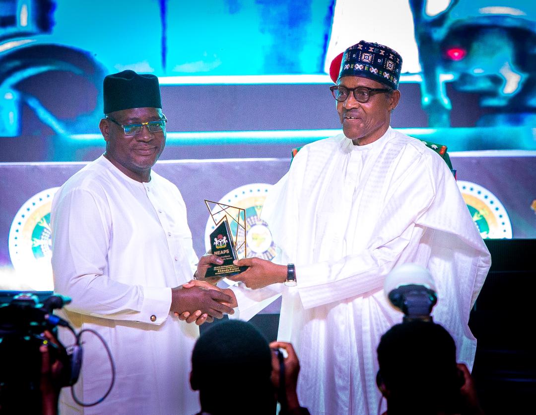 Read more about the article EXCELLENCE IN FISCAL REFORMS: PRESIDENT BUHARI CONFERS PUBLIC SERVICE AWARD TO FIRS BOSS, MUHAMMAD NAMI