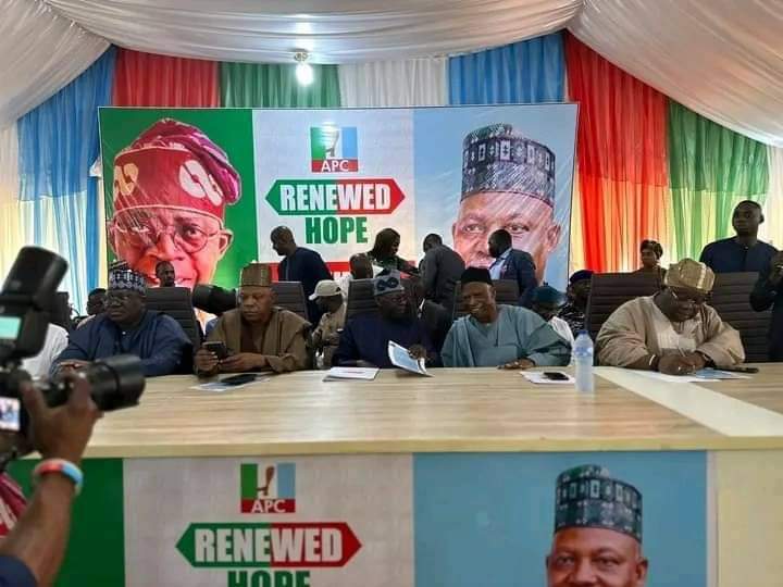 Read more about the article Tinubu meets APC guber, national assembly candidates, says ‘we must not fail party members who gave us tickets’