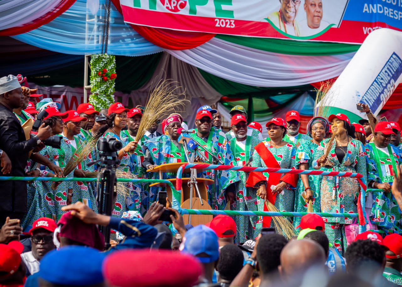 Read more about the article At Ekiti Rally, Tinubu says opposition elements want to create political crisis with fuel, new Naira notes scarcity