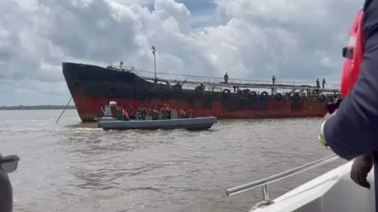 You are currently viewing NIGERIAN NAVY CONFIRMS THE PRODUCT OF MOTOR TANKER PRAISEL AS HIGH POUR FUEL OIL AND NOT STOLEN CRUDE OIL AS ALLEGED