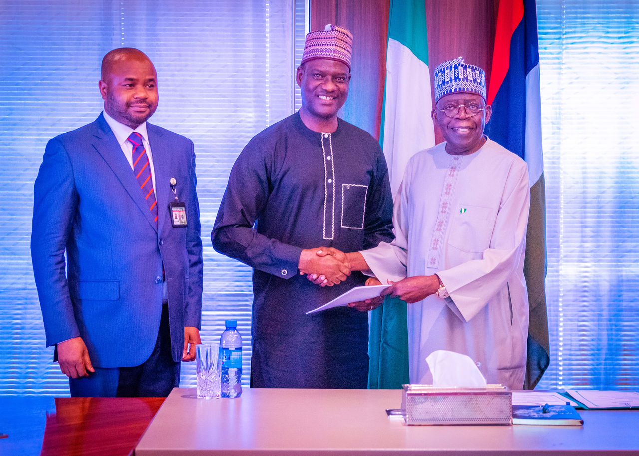 Read more about the article PRESIDENT TINUBU RECEIVES ‘QUICK WIN REPORT’ ON FISCAL POLICY AND TAX REFORMS