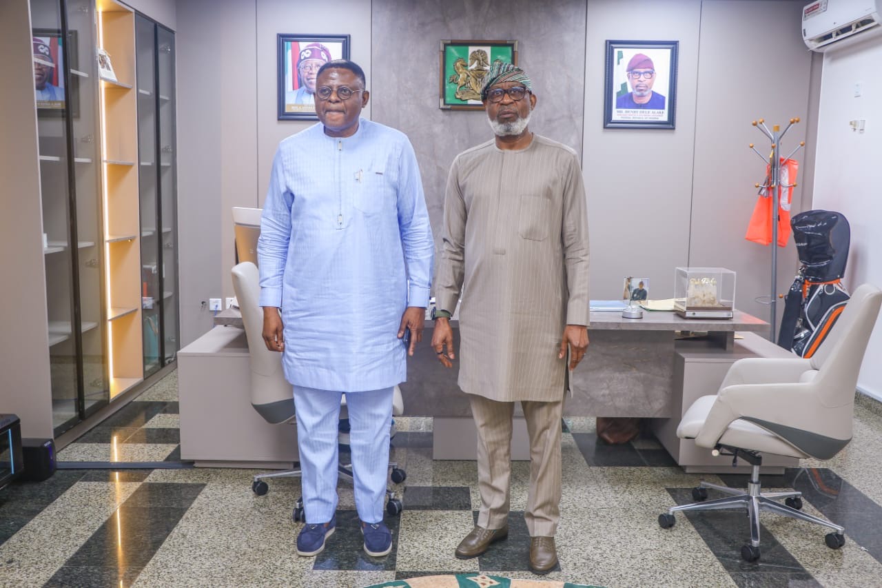 Read more about the article FG, CROSS-RIVER DEEPEN COOPERATION TO ADDRESS ILLEGAL MINING