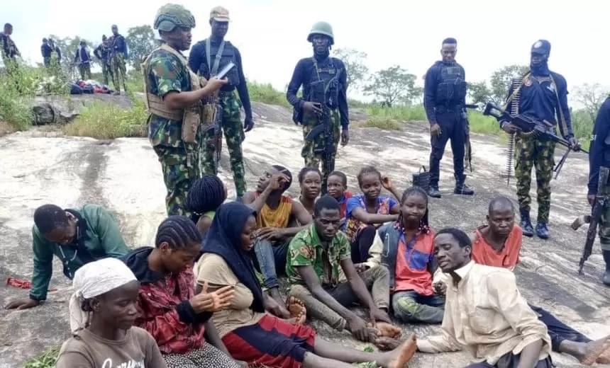 Read more about the article Nigerian Army Troops Dislodge Bandits’ Hideout, Rescue 13 Hostages In Kaduna