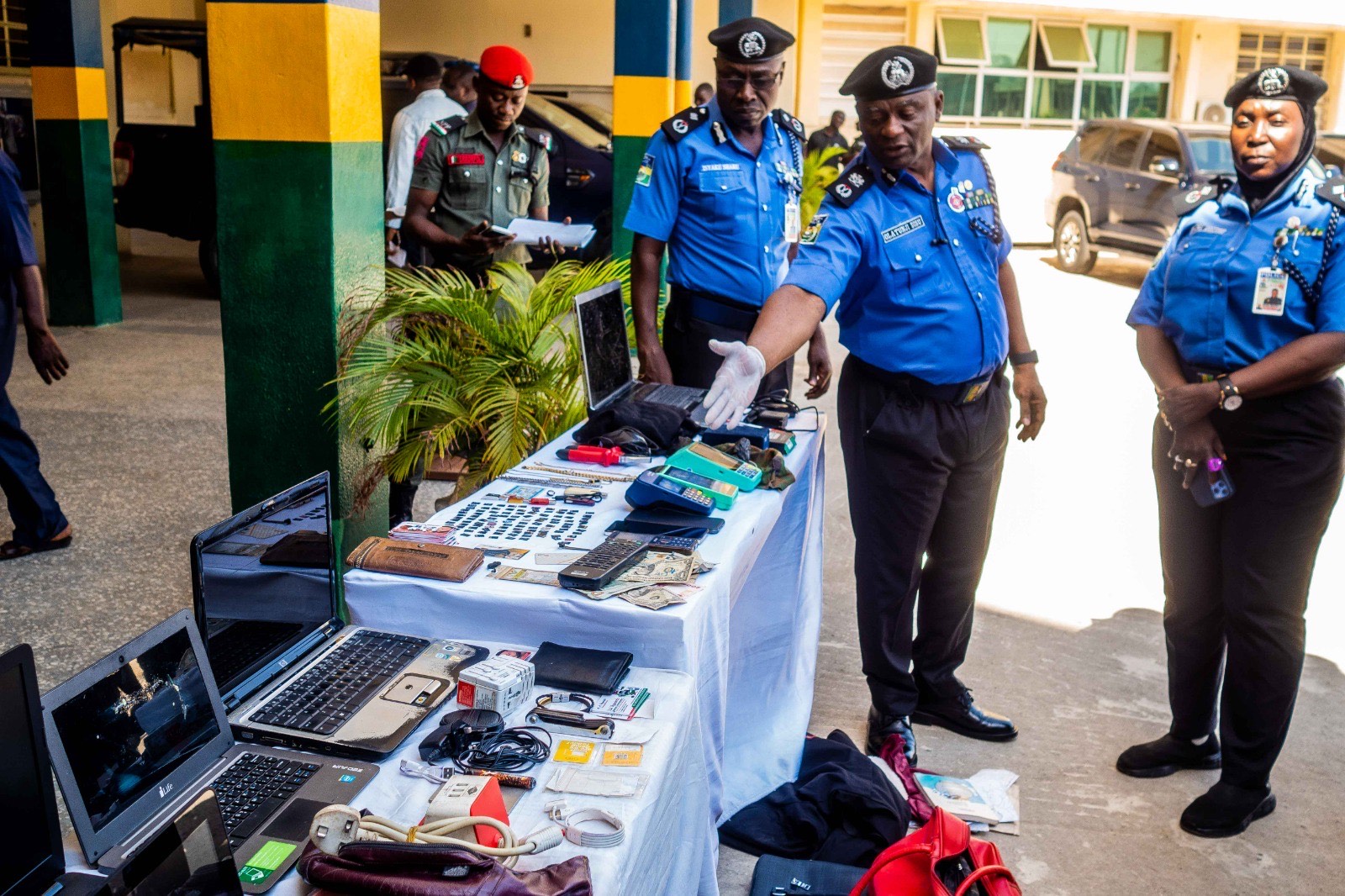 Read more about the article FCT Police parades seven “one-chance” suspects, seizes 13 tinted vehicles